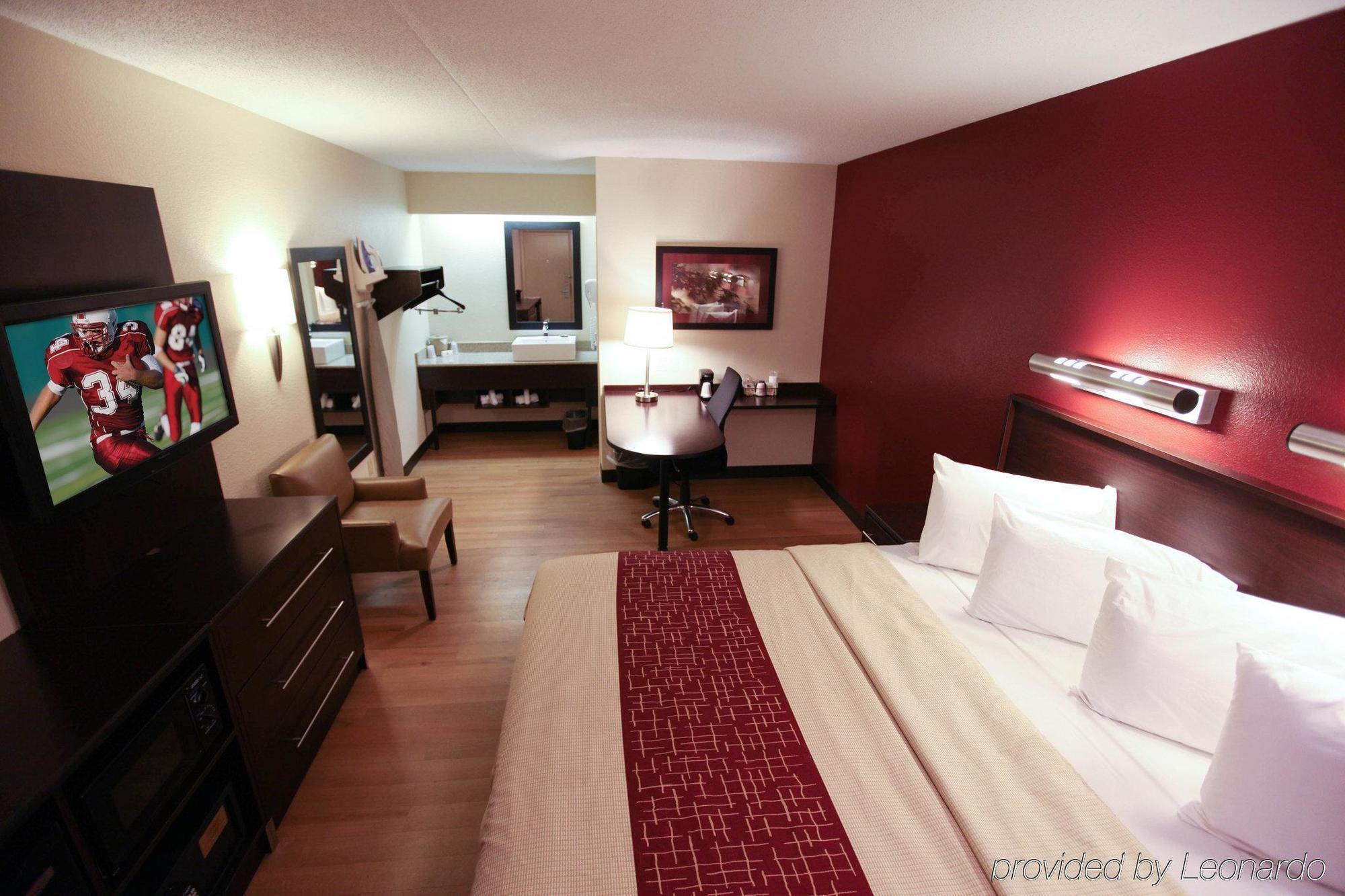 Red Roof Inn Plus+ Chicago - Willowbrook Εξωτερικό φωτογραφία